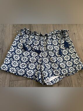 Roller Rabbit Navy & White High-Waist Tie-Front Shorts